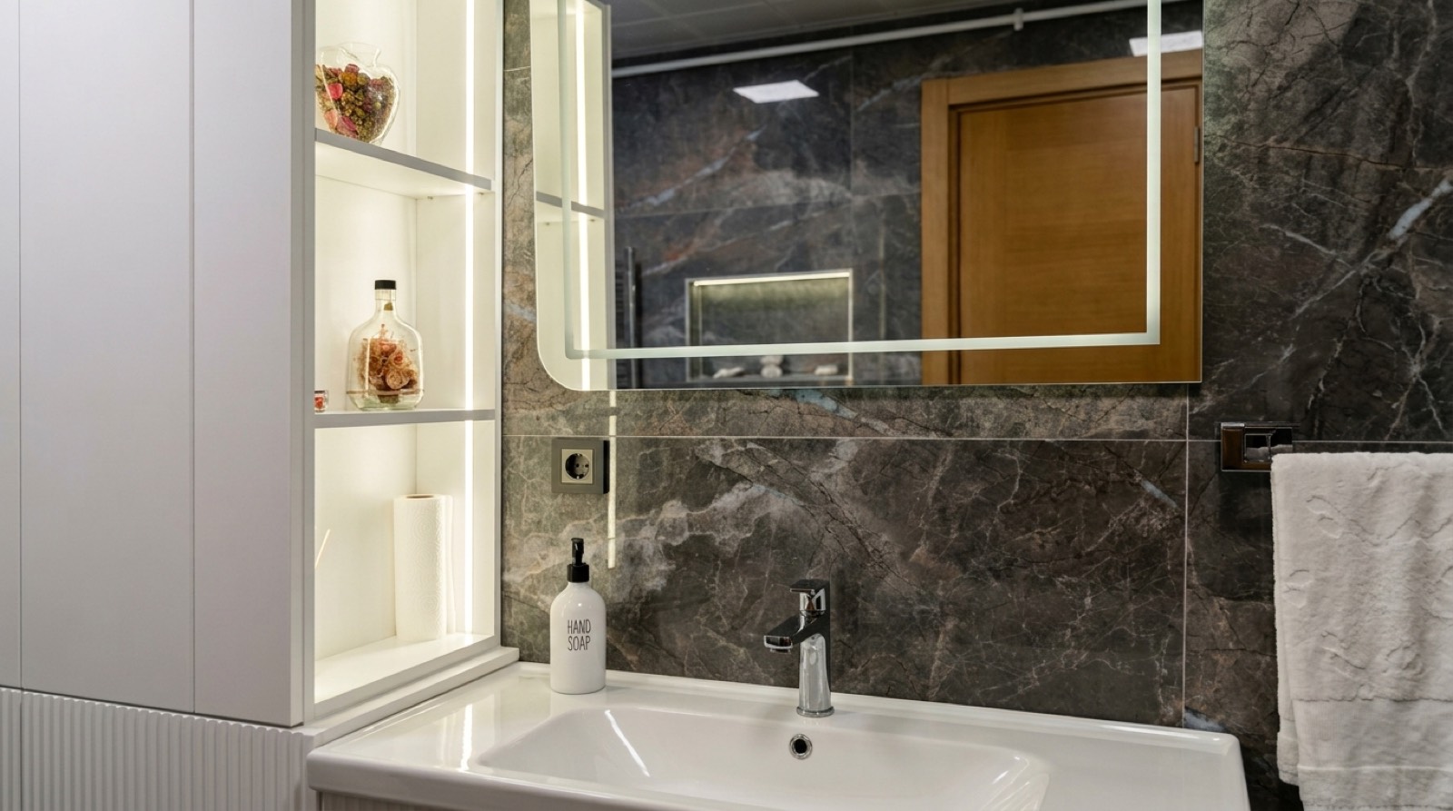 Banyo tadilatı seramik ve aydınlatma